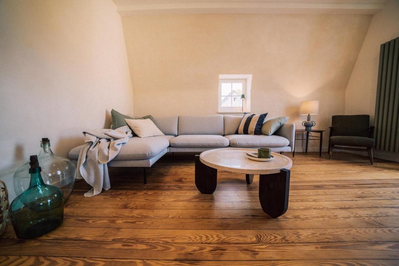 Lösnich Gut Foersterlay - Exklusive Boutique Apartments Im Historischen Winzerhaus Direkt An Der Mosel מראה חיצוני תמונה